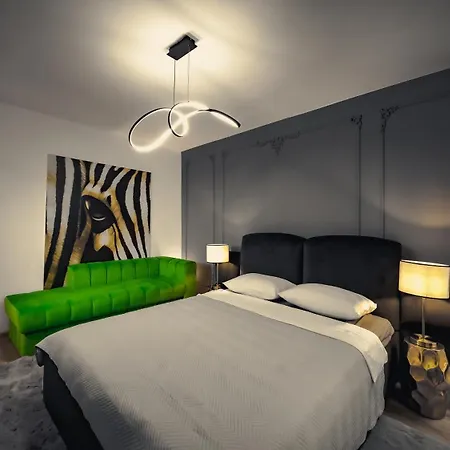 アパート Luxury *